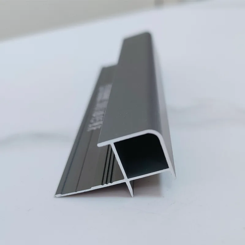 Quadratische Außeneckenverkleidung